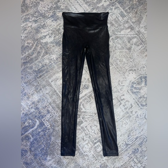 Spanx Faux Leather Leggings Metallic Black Small Sparkly Pants Shapewear - Picture 1 of 4